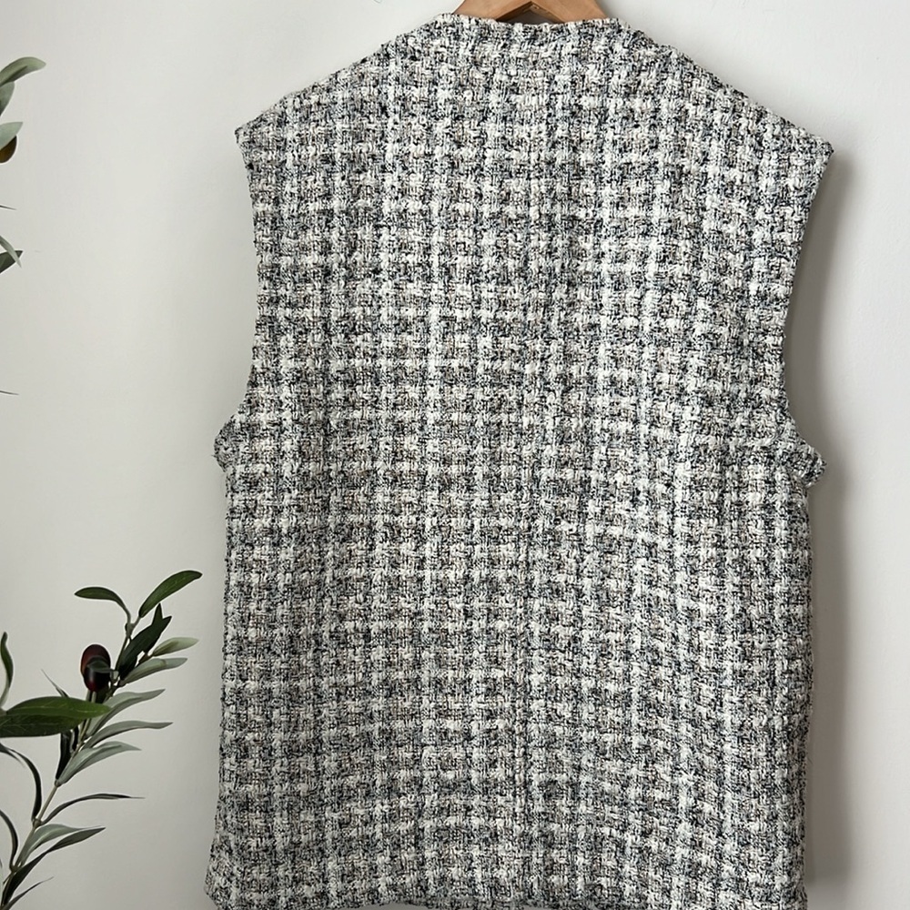 H&M Textured Waved Vest - Picture 7 of 11